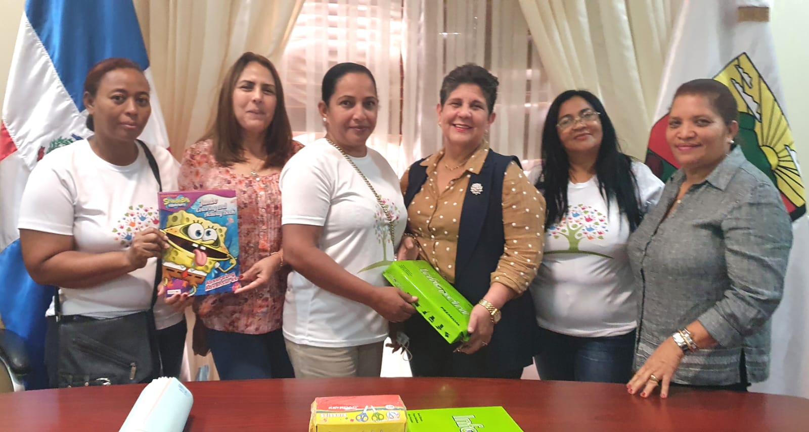 Vicealcaldesa entrega material de apoyo a fundación comunitaria